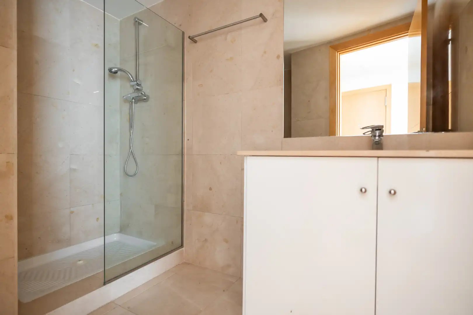 Baño de Dúplex en venta en Barcelona con Calefacción, Parquet y Horno