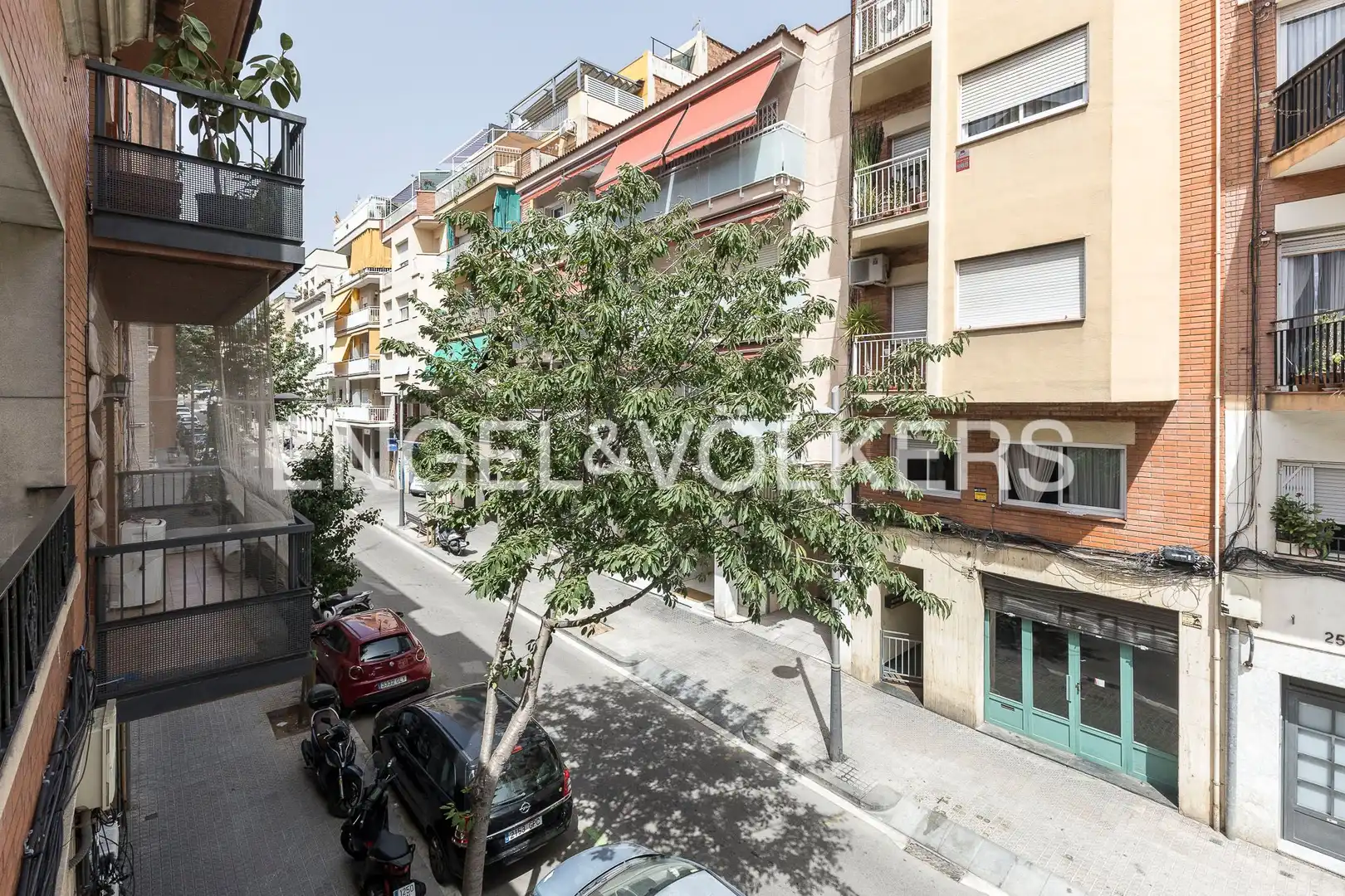 Vista exterior de Casa o xalet en venda en Barcelona amb Aire condicionat, Calefacció i Terrassa