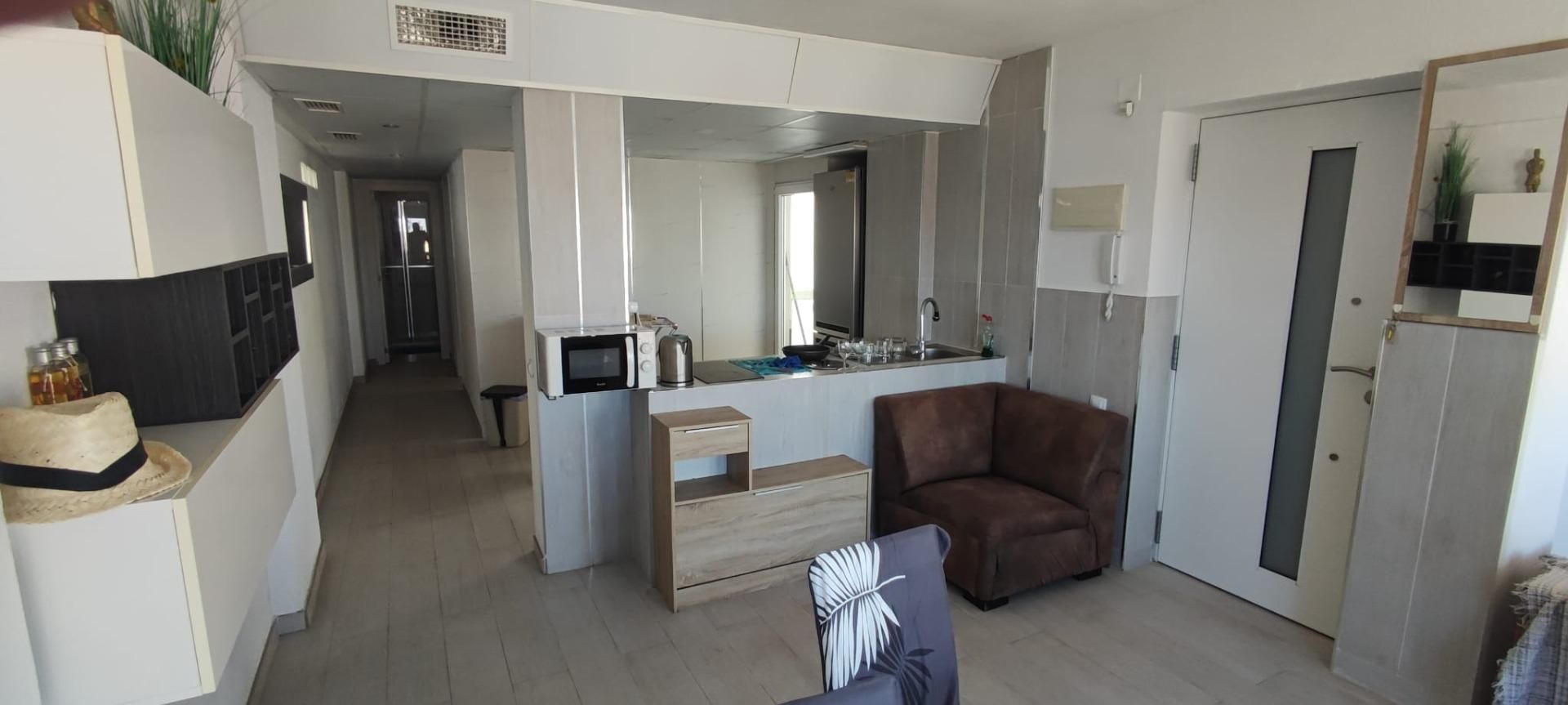 Sala d'estar de Apartament en venda en Alicante / Alacant amb Aire condicionat, Calefacció i Terrassa