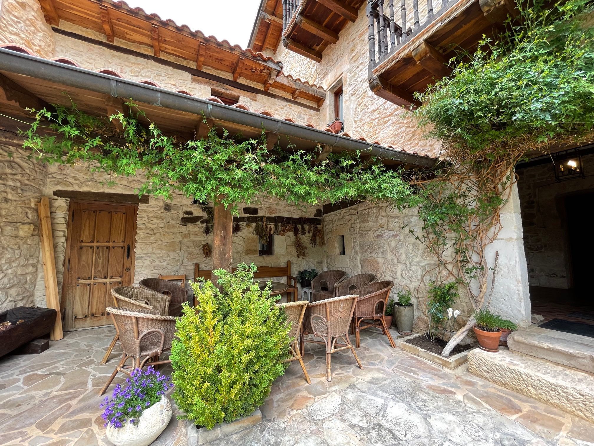 Terraza de Finca rústica en venta en Villarcayo de Merindad de Castilla la Vieja con Terraza, Amueblado y Balcón