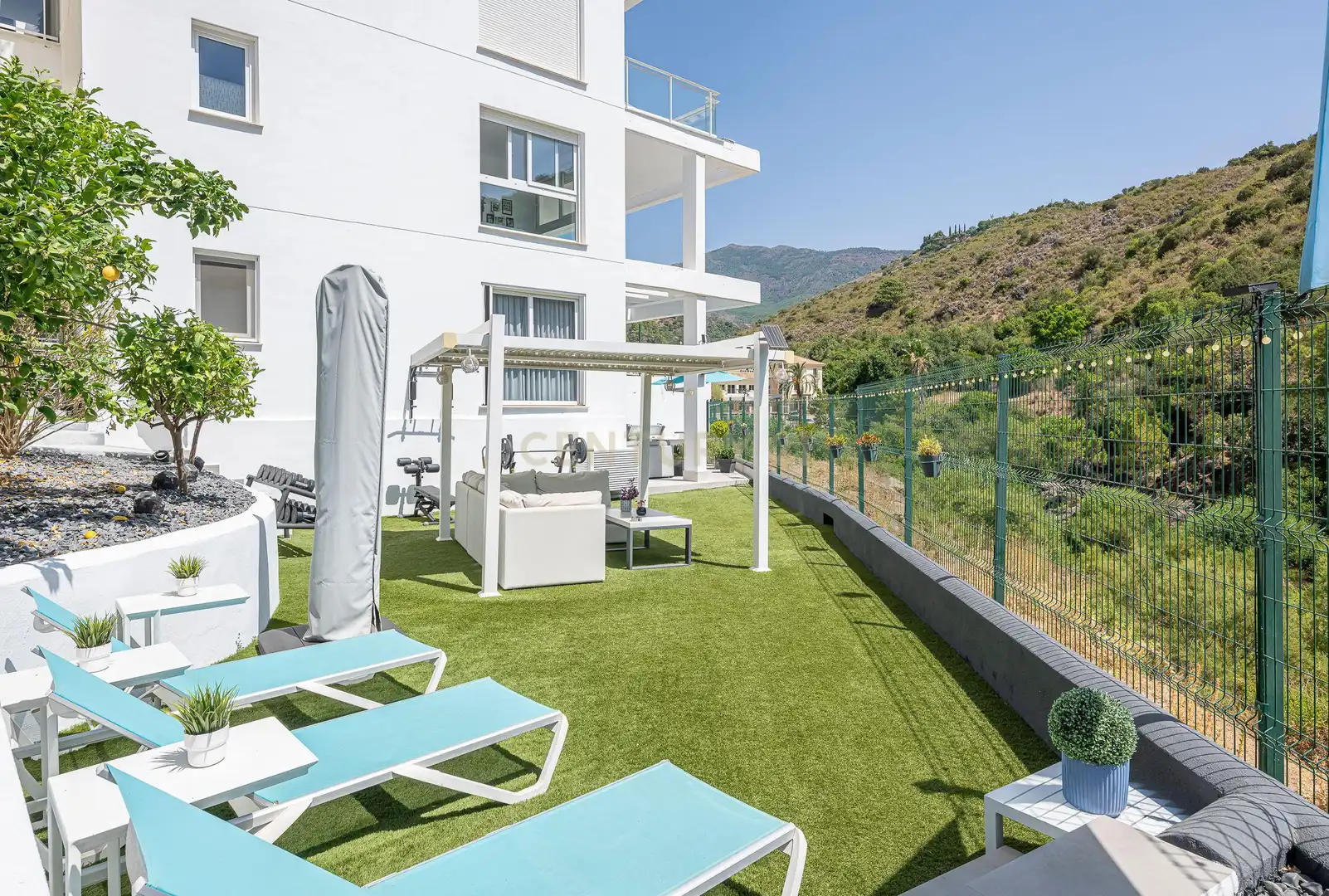 Terraza de Apartamento en venta en Benahavís con Aire acondicionado, Trastero y Lavadora