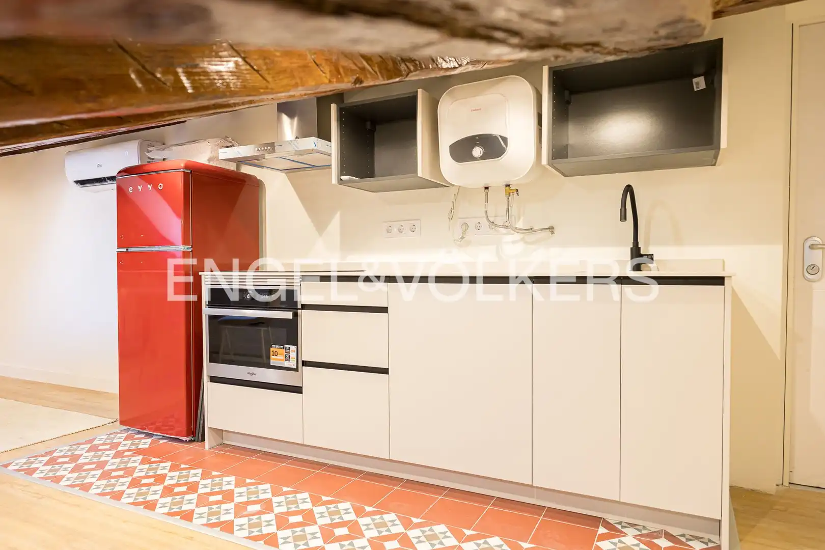 Cuina de Estudi de lloguer en Madrid amb Aire condicionat, Calefacció i Parquet