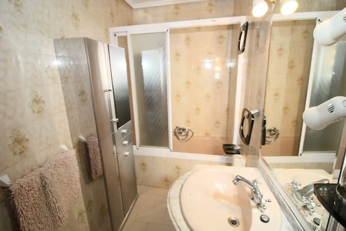 Baño de Piso en venta en Arenas de San Pedro con Calefacción, Terraza y Amueblado