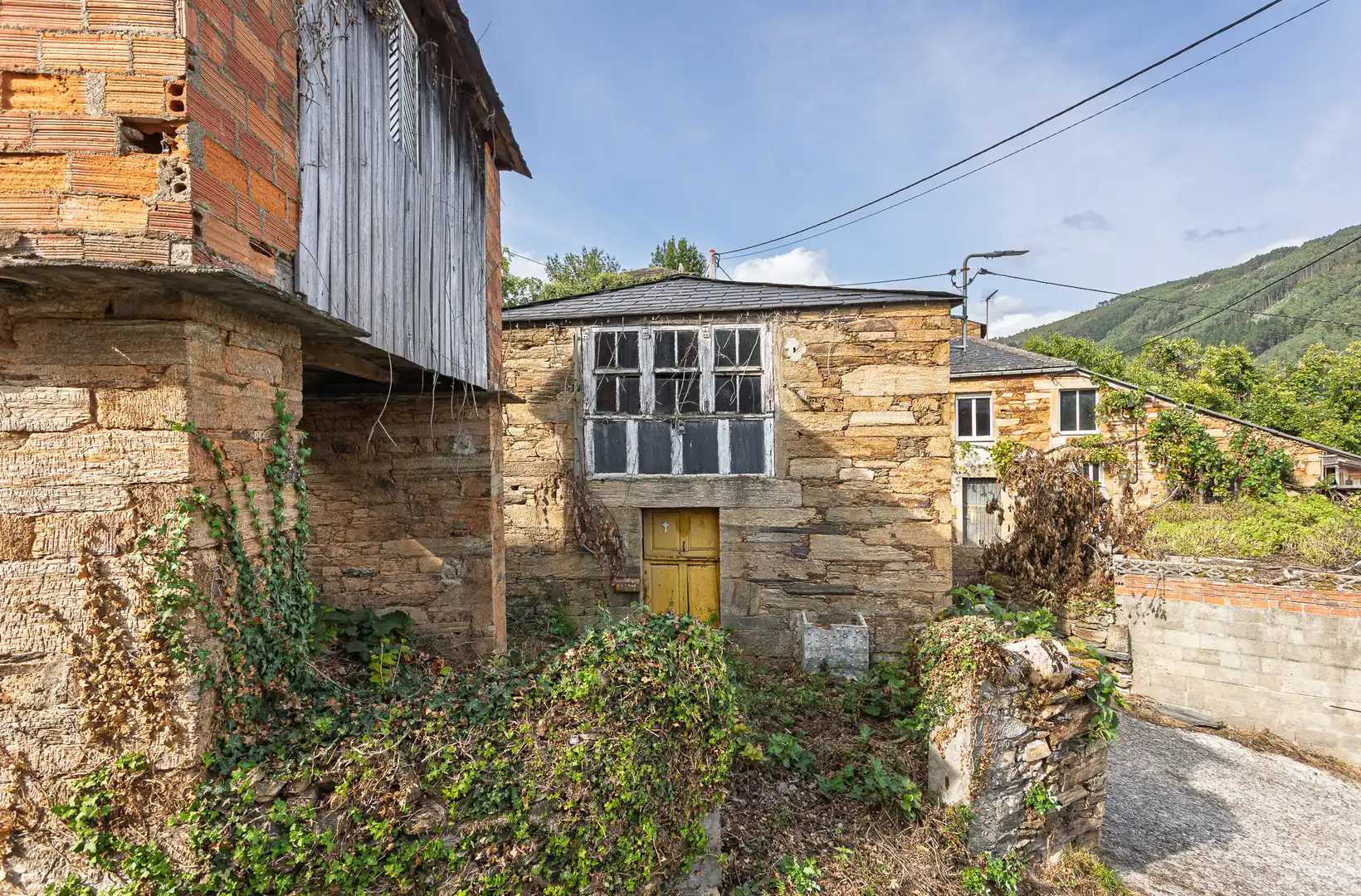 Vista exterior de Finca rústica en venda en Ribeira de Piquín