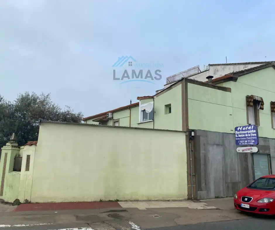 Vista exterior de Edificio en venta en Navalmoral de la Mata