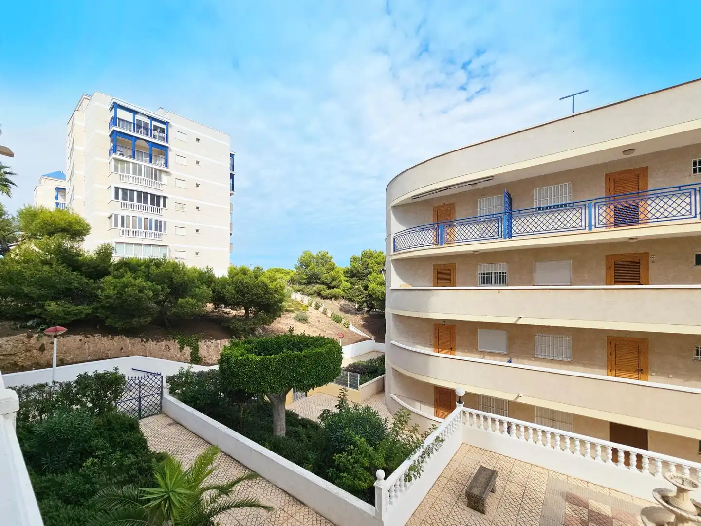 Außenansicht von Wohnung zum Verkauf in Los Arenales del Sol