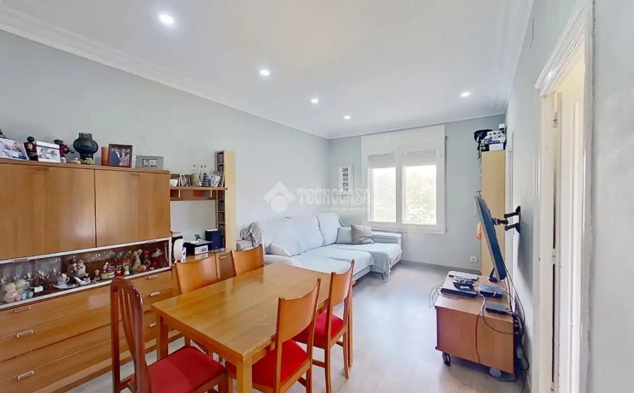 Flat with lift for sale in Sant Martí, imagen 2