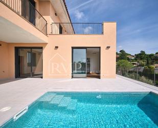 Exterior view of House or chalet for sale in Sant Andreu de Llavaneres  with Air Conditioner, Heating and Private garden