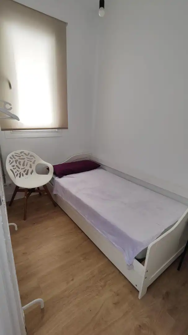 Dormitori de Pis en venda en Madrid amb Calefacció, Parquet i Moblat