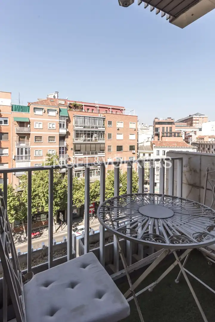 Vista exterior de Piso de alquiler en Barrio de Salamanca