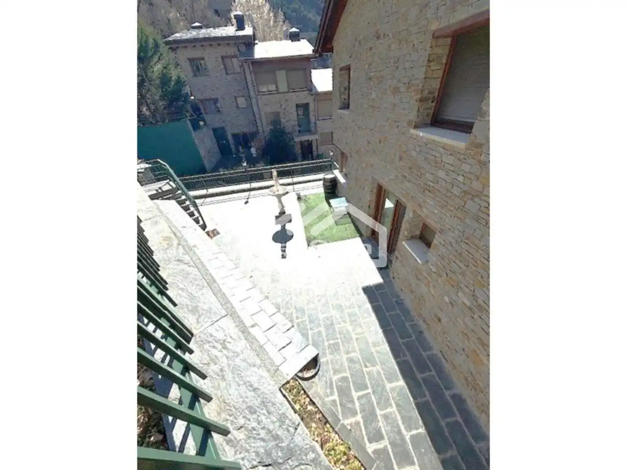 Vista exterior de Casa adosada en venta en Escaldes – Engordany con Calefacción y Jardín privado