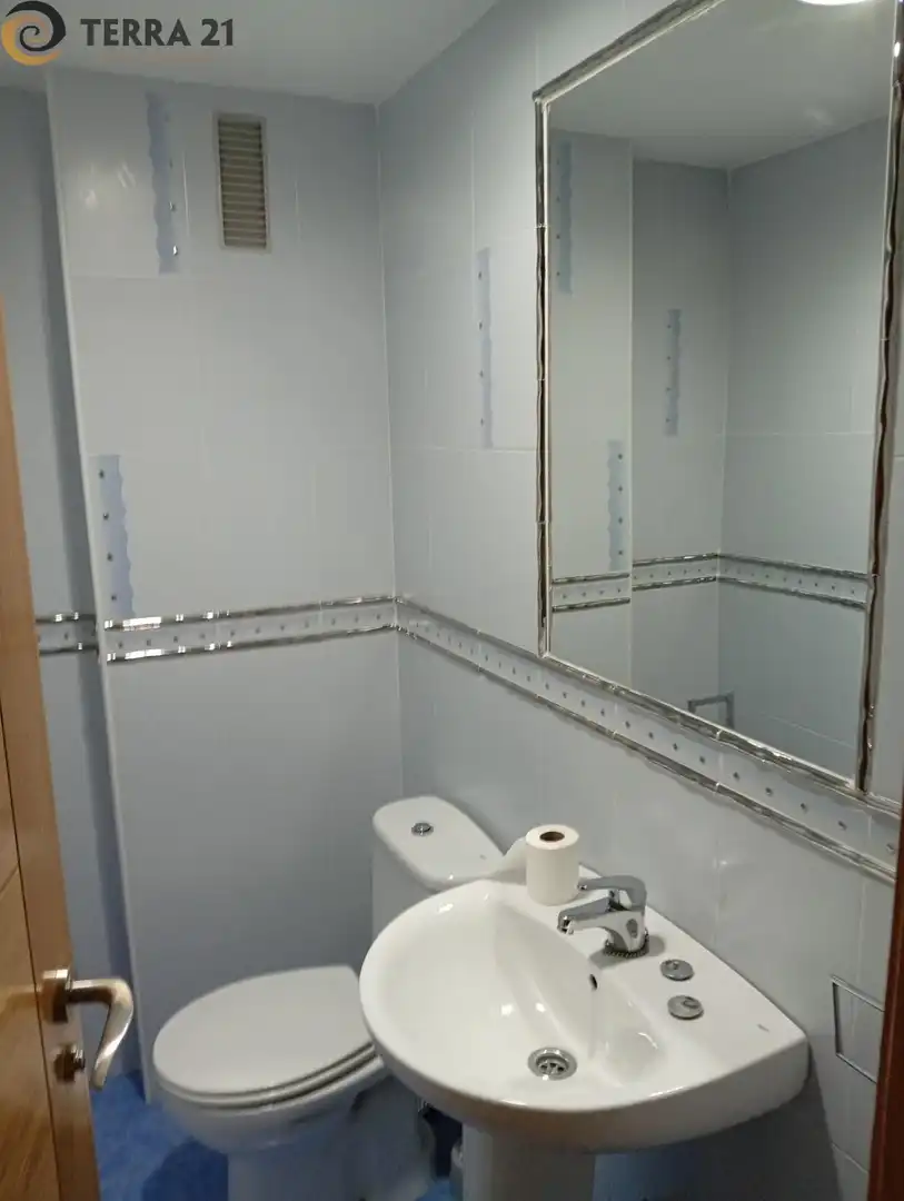 Bathroom of Flat for rent in Jaén  with Air Conditioner and Community pool