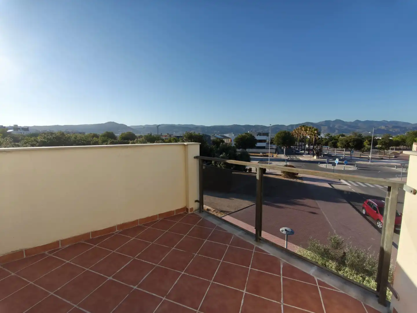 Casa con terraza en venta en Carrer Carlos Llinas Breva, imagen 3