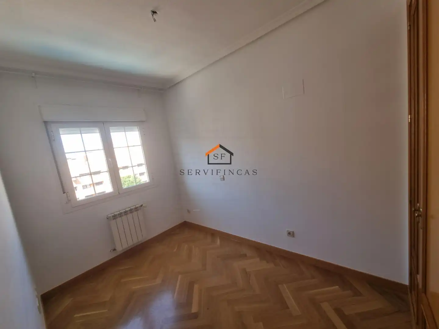 Bedroom of Flat for rent in Madrid  with Heating, Parquet flooring and Storage room