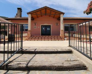 Vista exterior de Pis en venda en Castalla amb Calefacció, Jardí privat i Terrassa