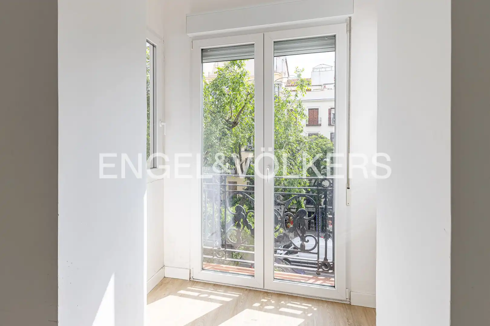 Balcony of Flat for rent in Madrid  with Air Conditioner, Heating and Storage room