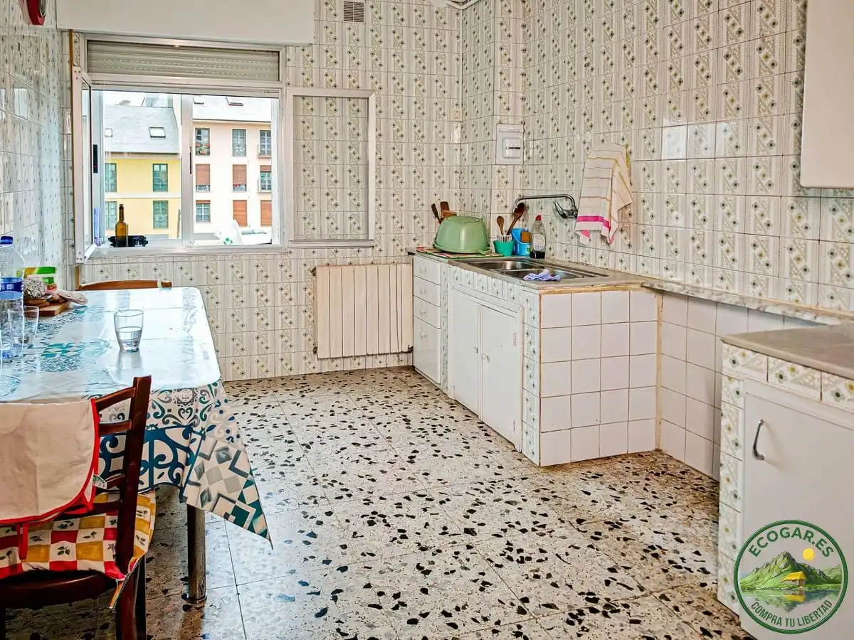 Cocina de Casa o chalet en venta en Ponferrada con Calefacción, Jardín privado y Terraza