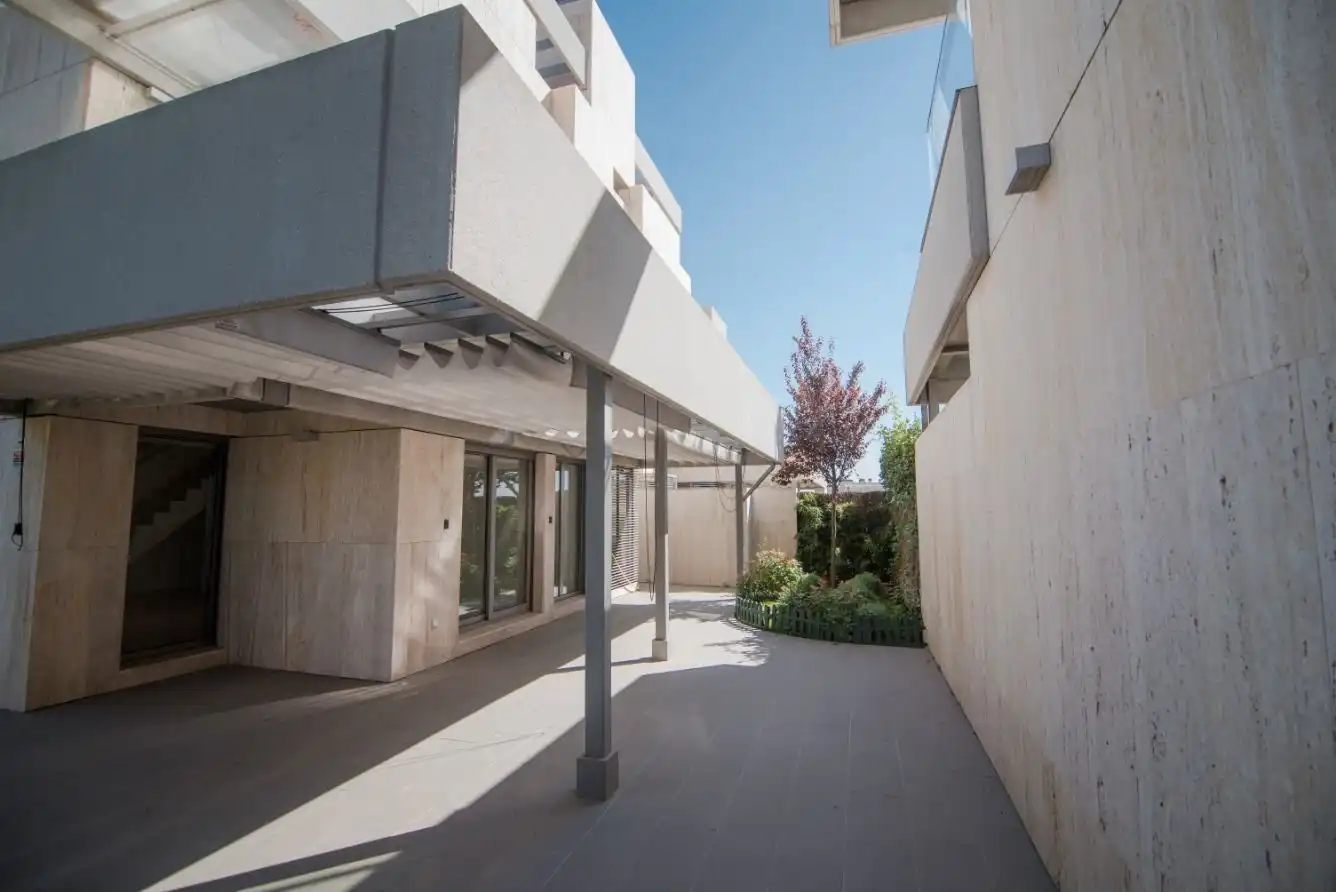 Terrasse von Erdgeschoss zur Miete in Madrid mit Klimaanlage, Heizung und Privatgarten