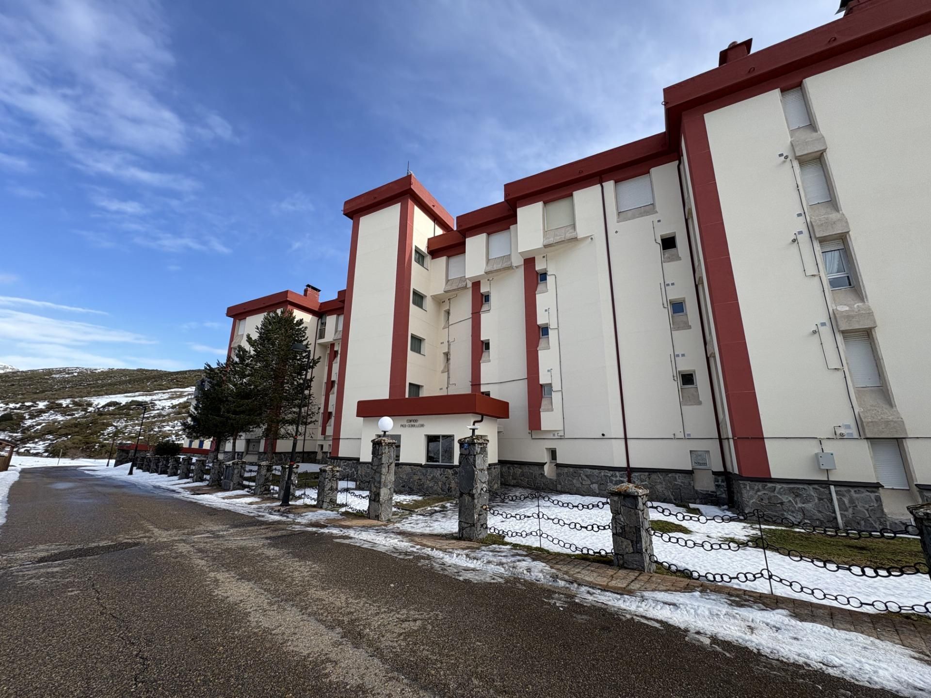 Exterior view of Duplex for sale in Puebla de Lillo  with Heating, Private garden and Storage room