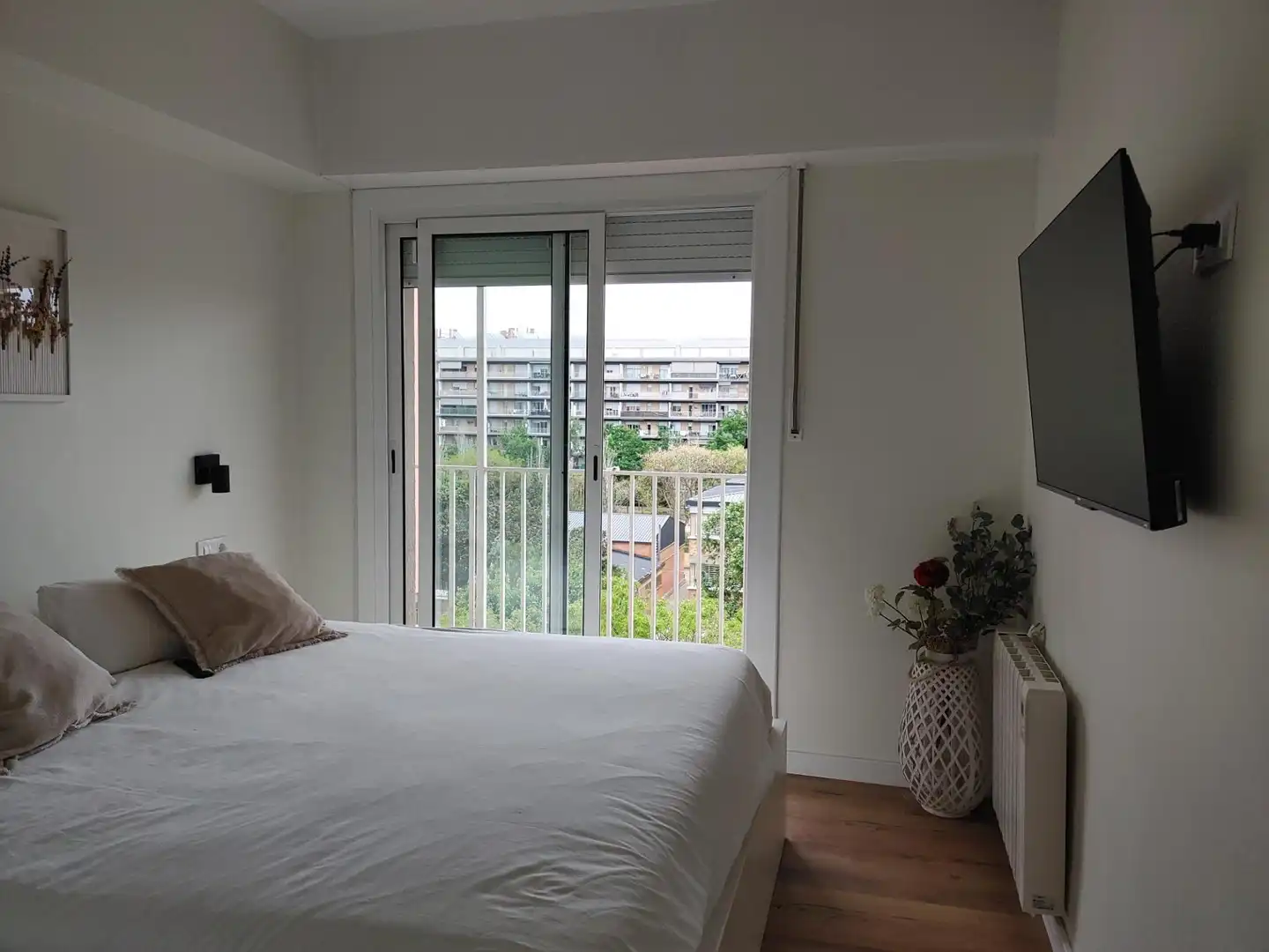 Bedroom of Flat for sale in L'Hospitalet de Llobregat  with Heating, Terrace and Balcony