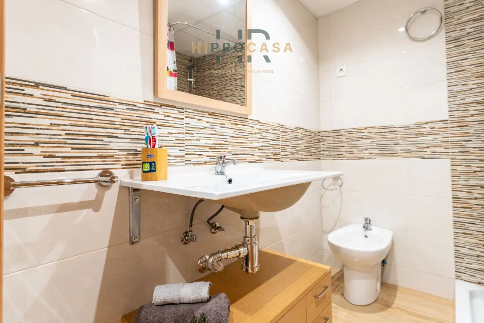 Badezimmer von Wohnung zum Verkauf in Reus mit Klimaanlage und Terrasse