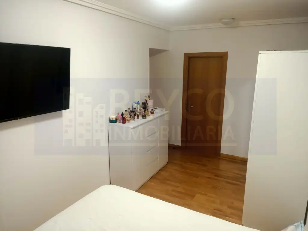 Schlafzimmer von Wohnungen zum Verkauf in  Logroño