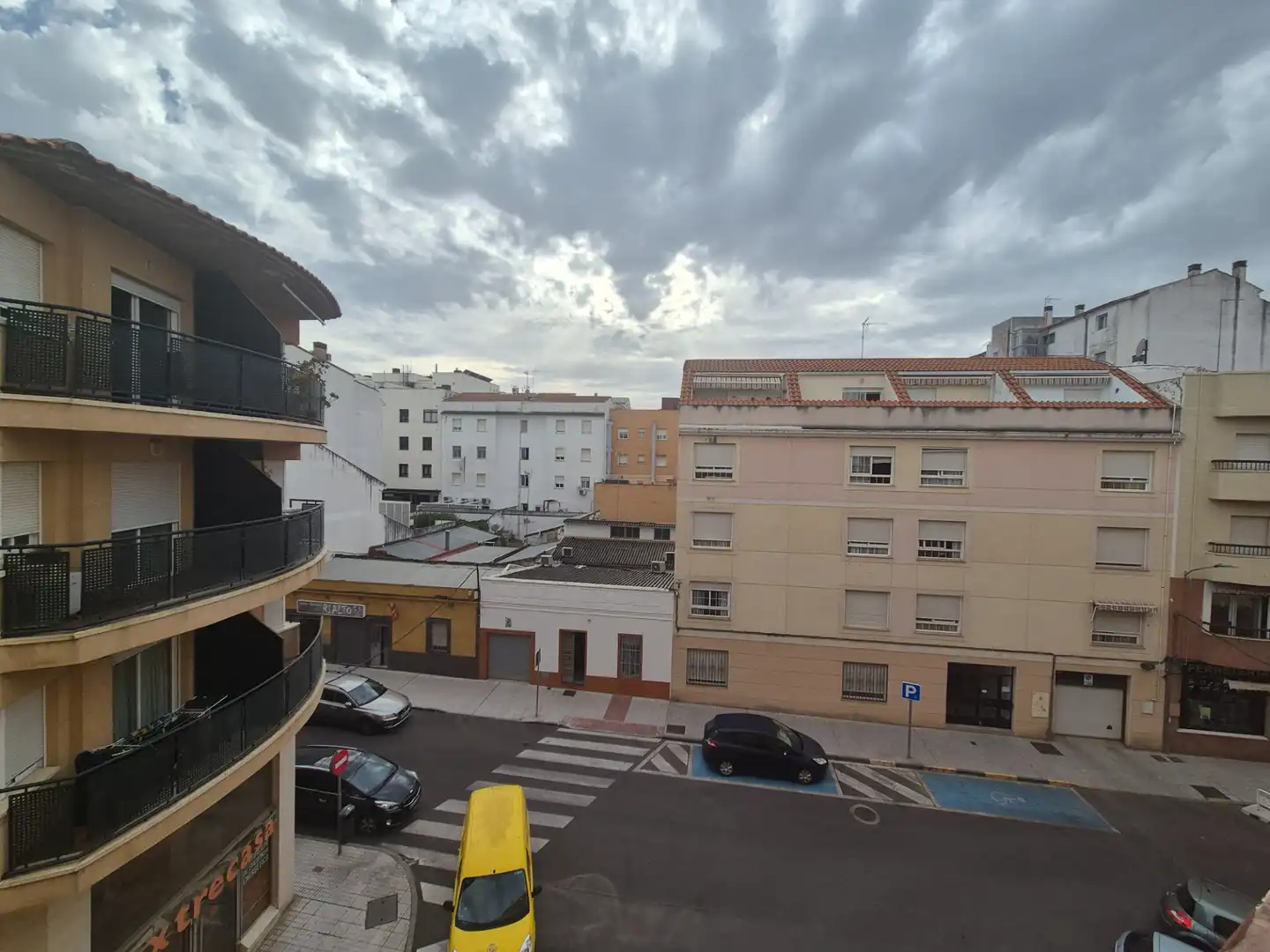 Pis amb jardí en venda a Calle Lucas Vázquez Ayllón
