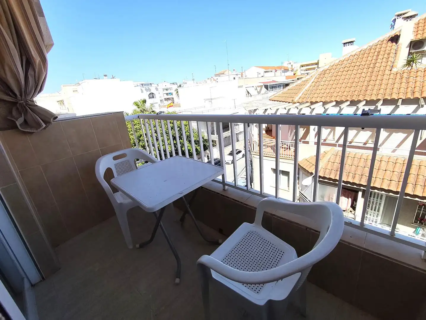 Terrassa de Apartament de lloguer en Torrevieja amb Aire condicionat, Moblat i Balcó