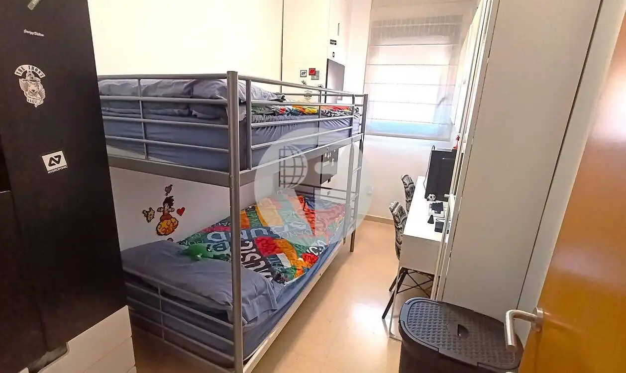 Dormitori de Pis en venda en Terrassa amb Calefacció
