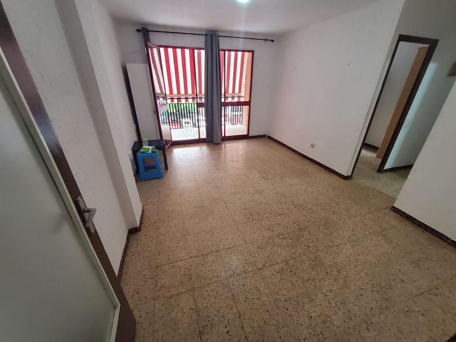 Sala d'estar de Pis en venda en Terrassa amb Balcó