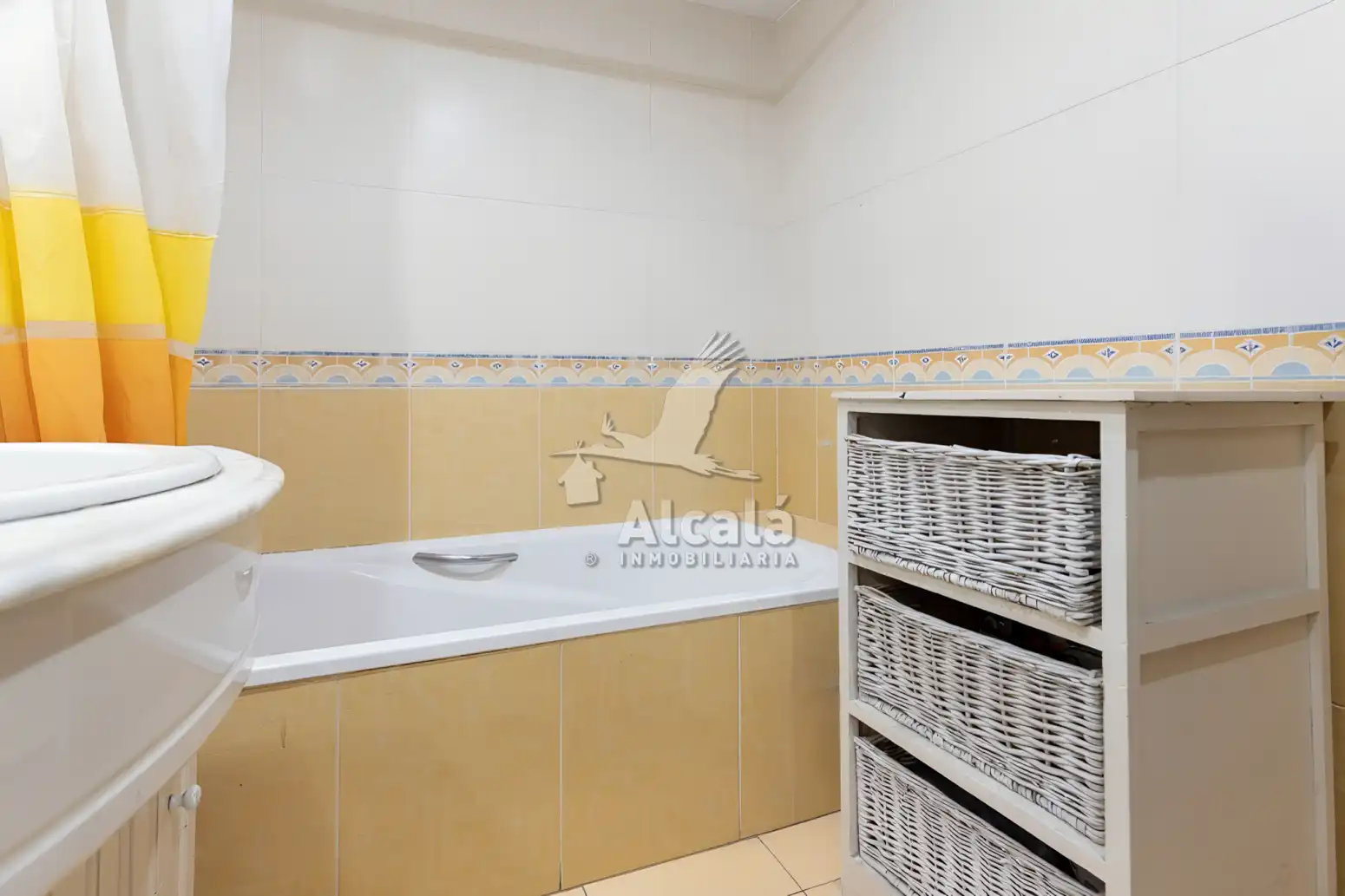 Bany de Pis en venda en Alcalá de Henares amb Aire condicionat, Calefacció i Parquet