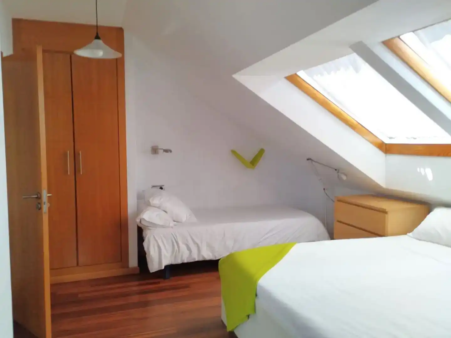 Dormitori de Dúplex de lloguer en Gijón  amb Jardí privat, Parquet i Traster