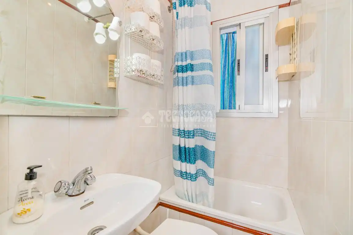 Baño de Piso en venta en Lucena con Aire acondicionado, Amueblado y Balcón