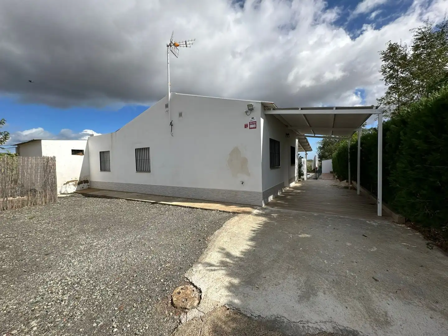 Exterior view of Flat for sale in Lora del Río  with Air Conditioner, Heating and Swimming Pool