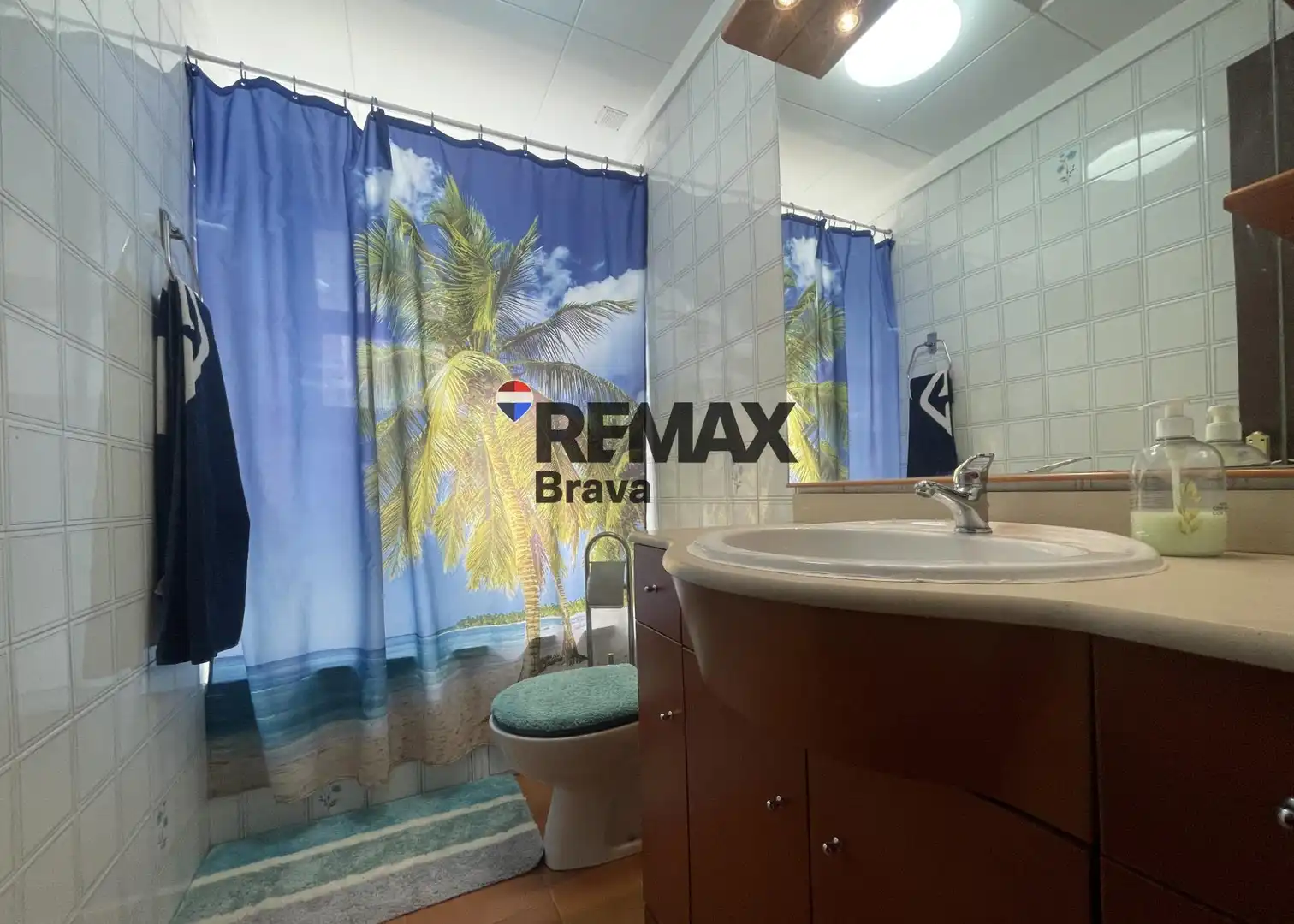 Baño de Piso en venta en Empuriabrava con Amueblado y Balcón
