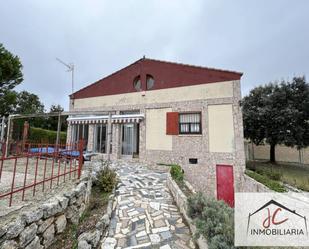 Exterior view of House or chalet for sale in Cigales  with Terrace and Swimming Pool