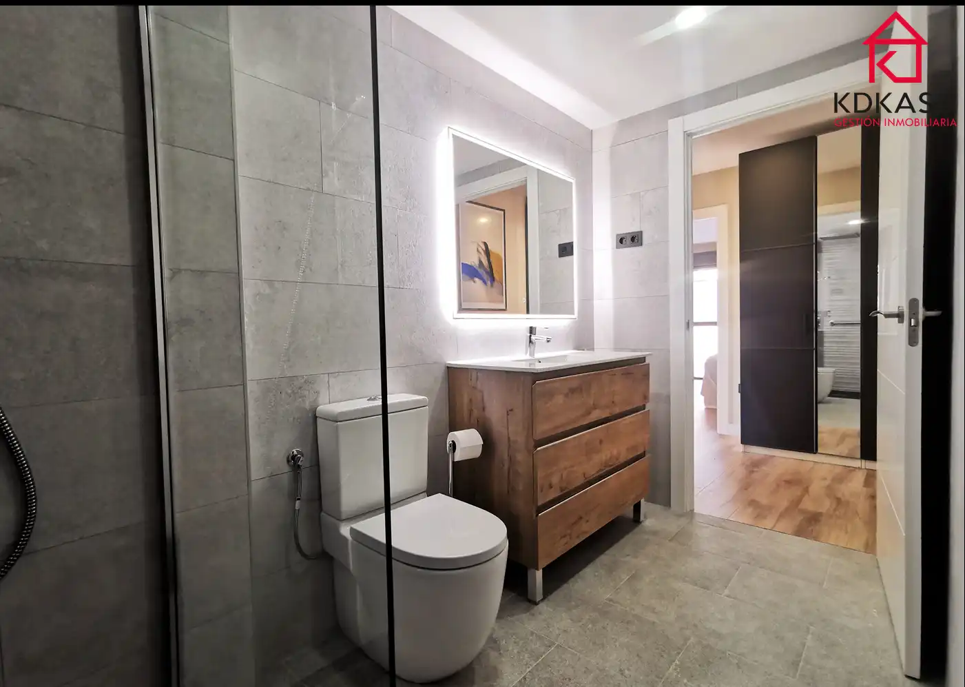 Bathroom of Flat for rent in Madrid  with Air Conditioner, Heating and Terrace