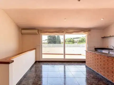Casa aparellada amb terrassa en venda a Carrer Puigmal, imagen 39