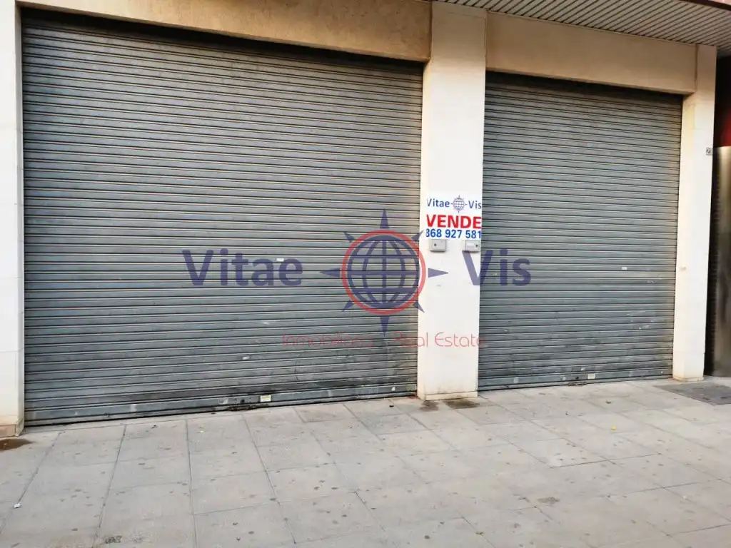 Local comercial en venta en Calle Fuerzas Armadas