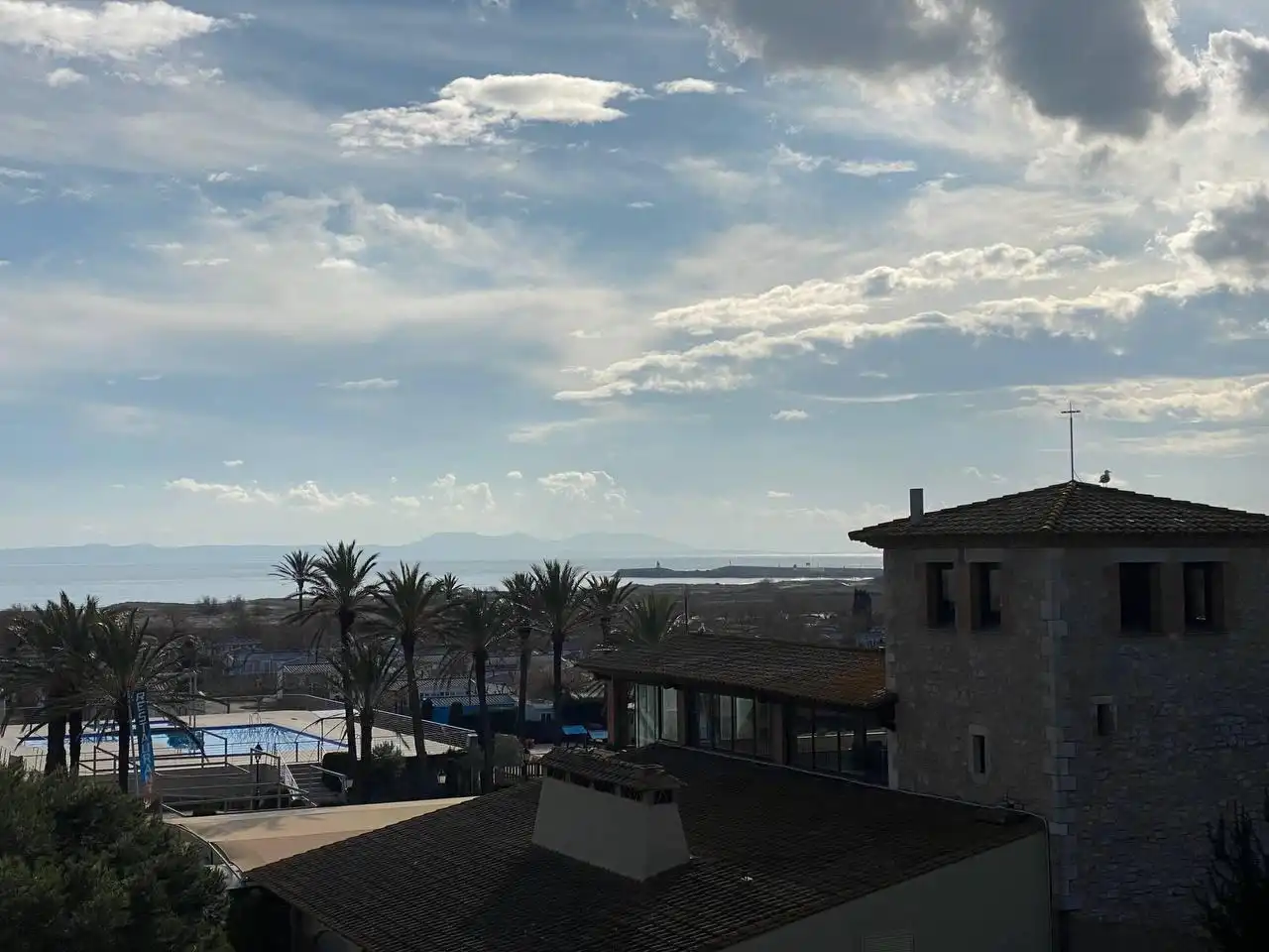 Außenansicht von Wohnung zum Verkauf in Castelló d'Empúries mit Terrasse, Abstellraum und Möbliert