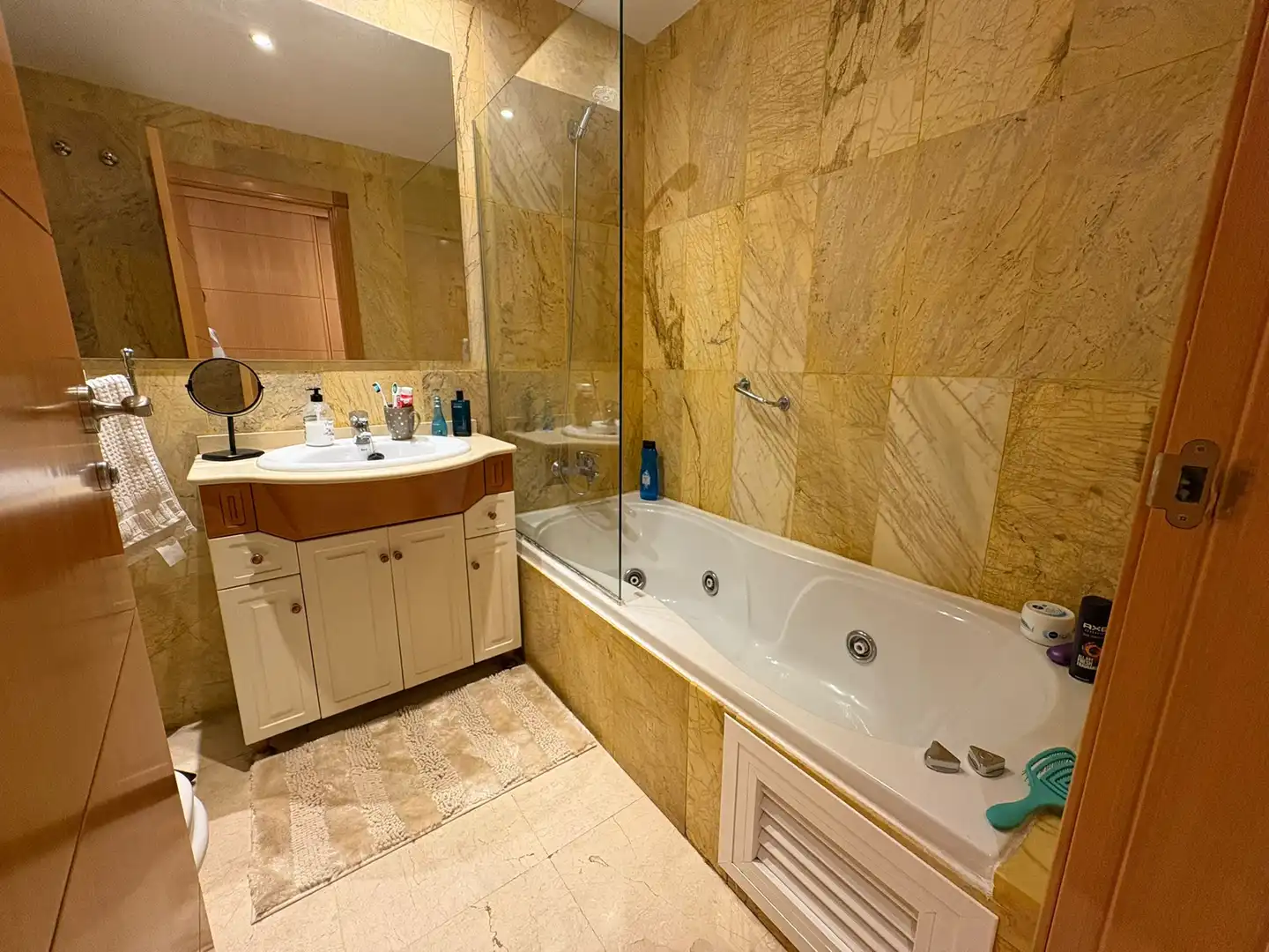 Badezimmer von Erdgeschoss zum Verkauf in Benalmádena mit Terrasse, Möbliert und Gemeinschaftspool