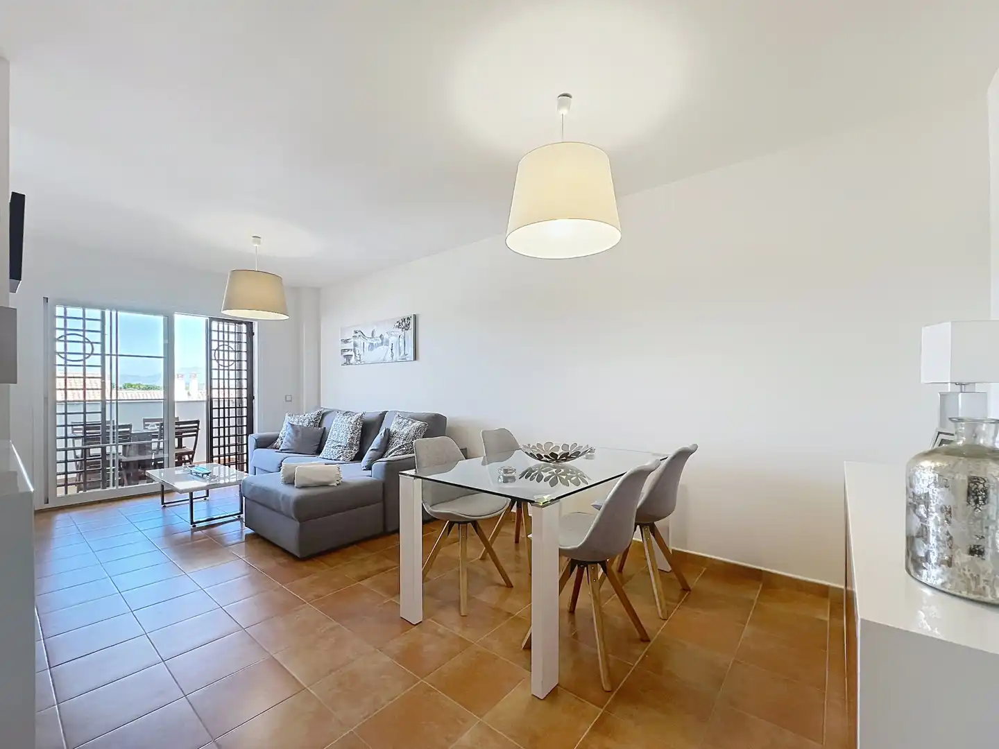 Sala d'estar de Planta baixa en venda en La Alcaidesa amb Aire condicionat, Terrassa i Traster