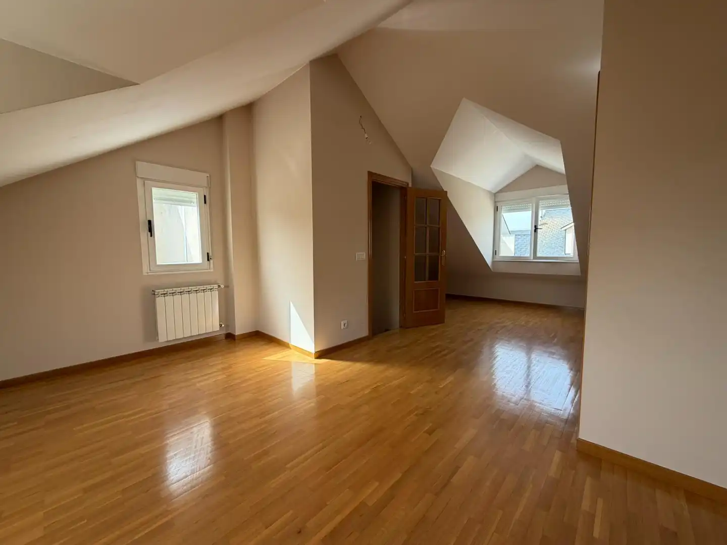 Sala d'estar de Casa adosada en venda en Camponaraya amb Calefacció i Balcó
