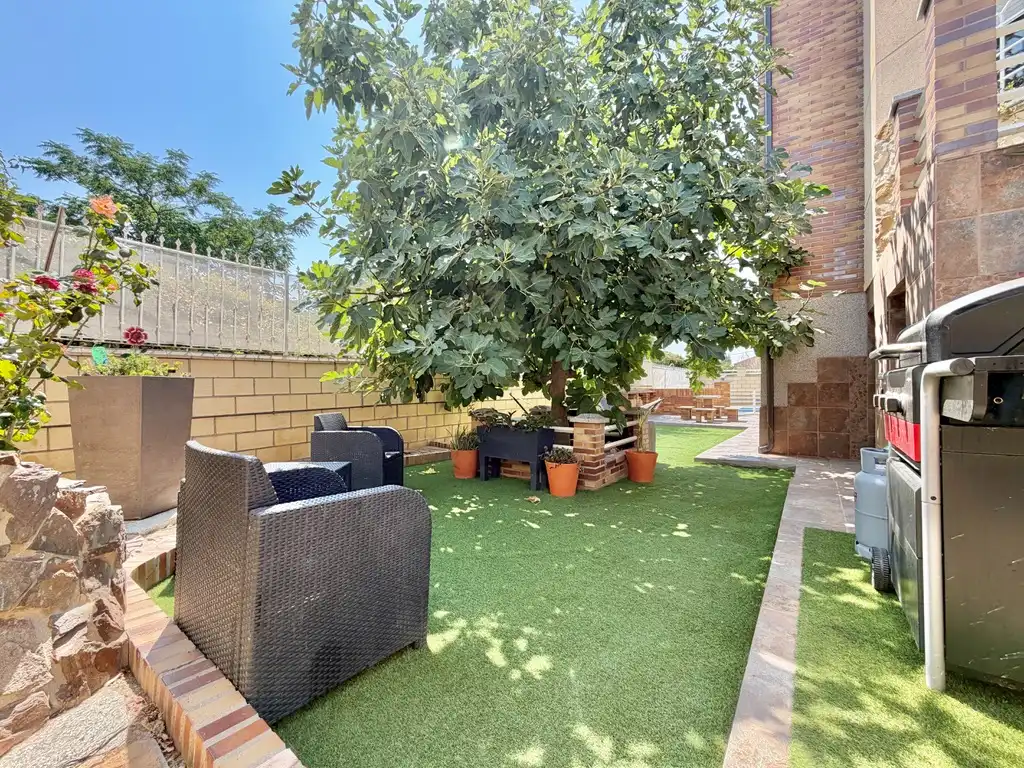 Terrassa de Casa adosada en venda en Ugena amb Aire condicionat, Calefacció i Jardí privat