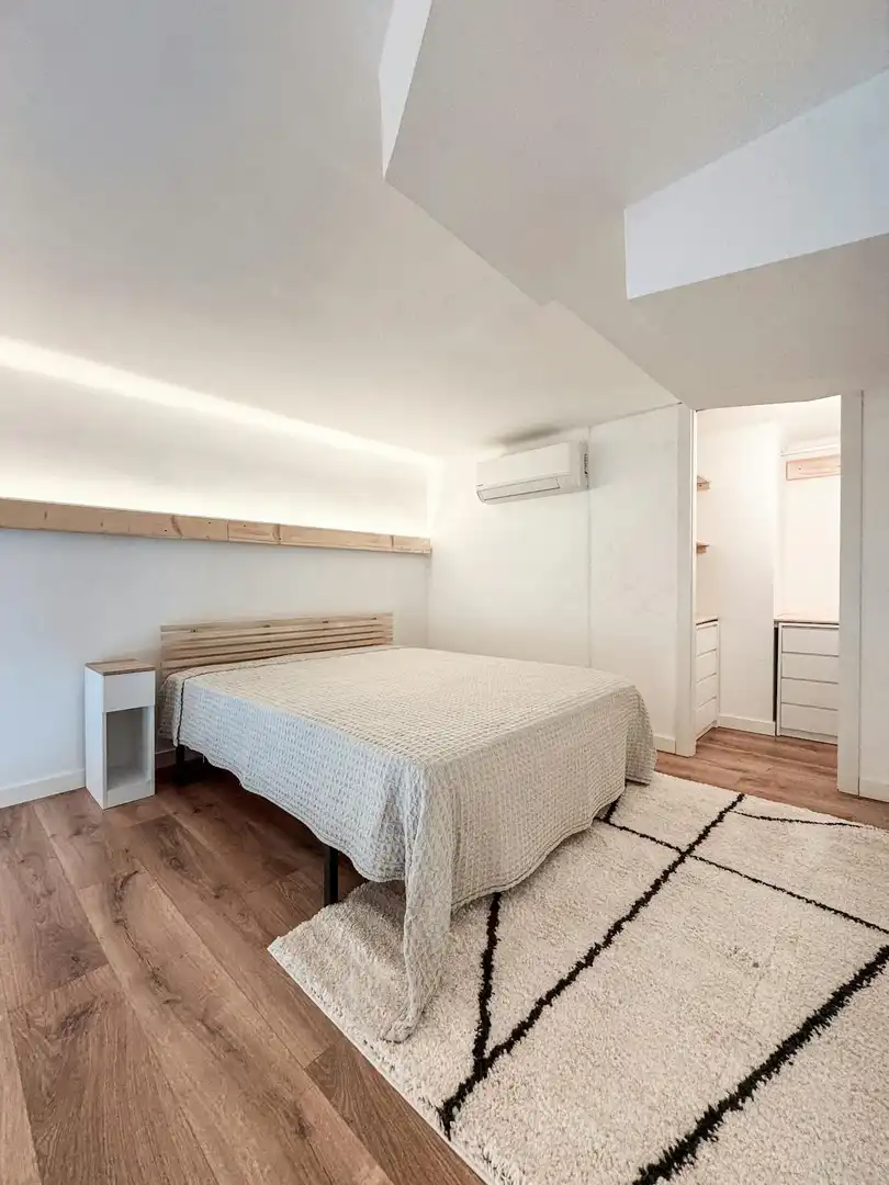 Schlafzimmer von Wohnung zur Miete in Barcelona mit Heizung, Möbliert und Waschmaschine