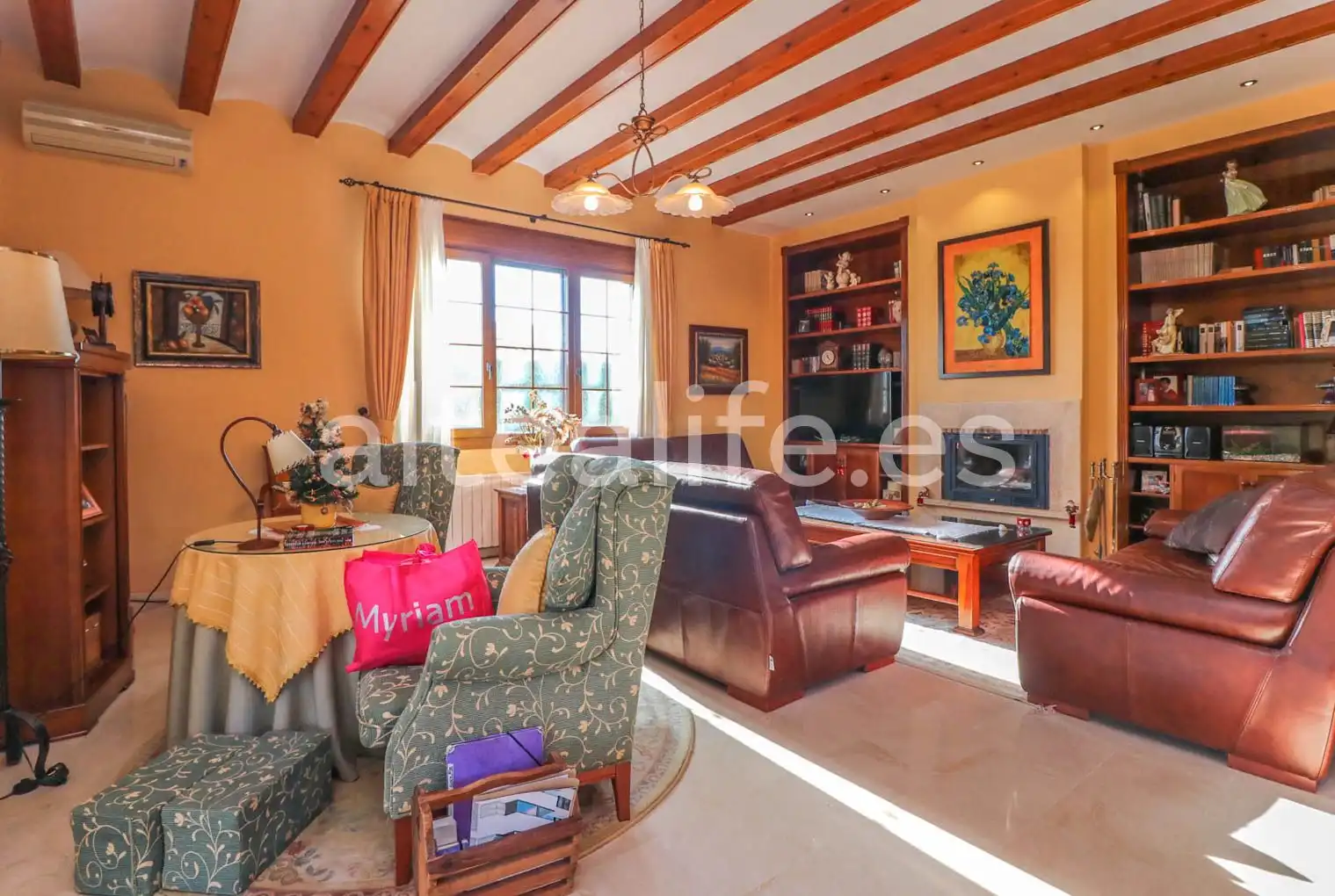 Sala de estar de Casa o chalet en venta en La Nucia con Aire acondicionado, Calefacción y Jardín privado