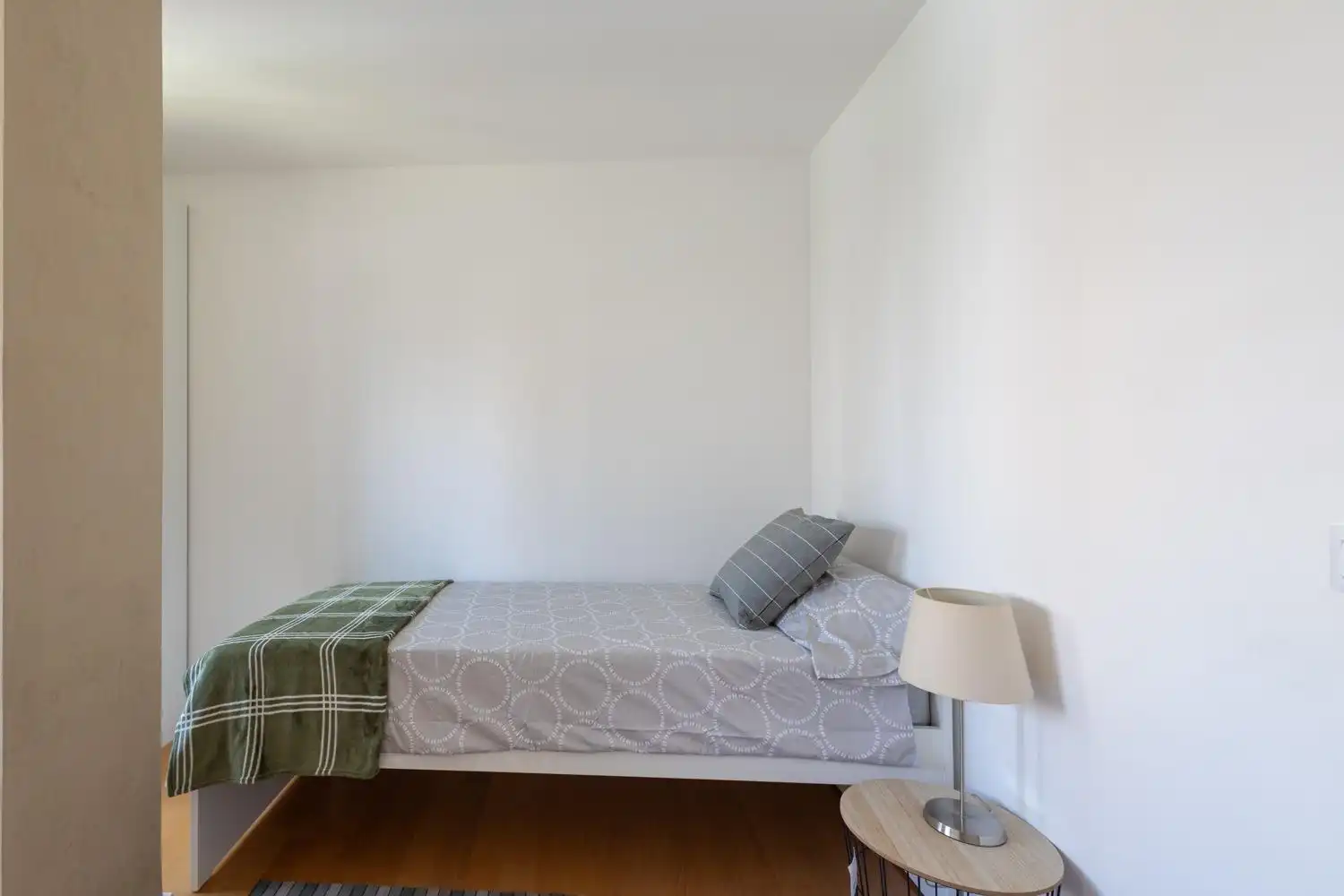 Bedroom of Flat for share in Valencia  with Air Conditioner, Heating and Balcony