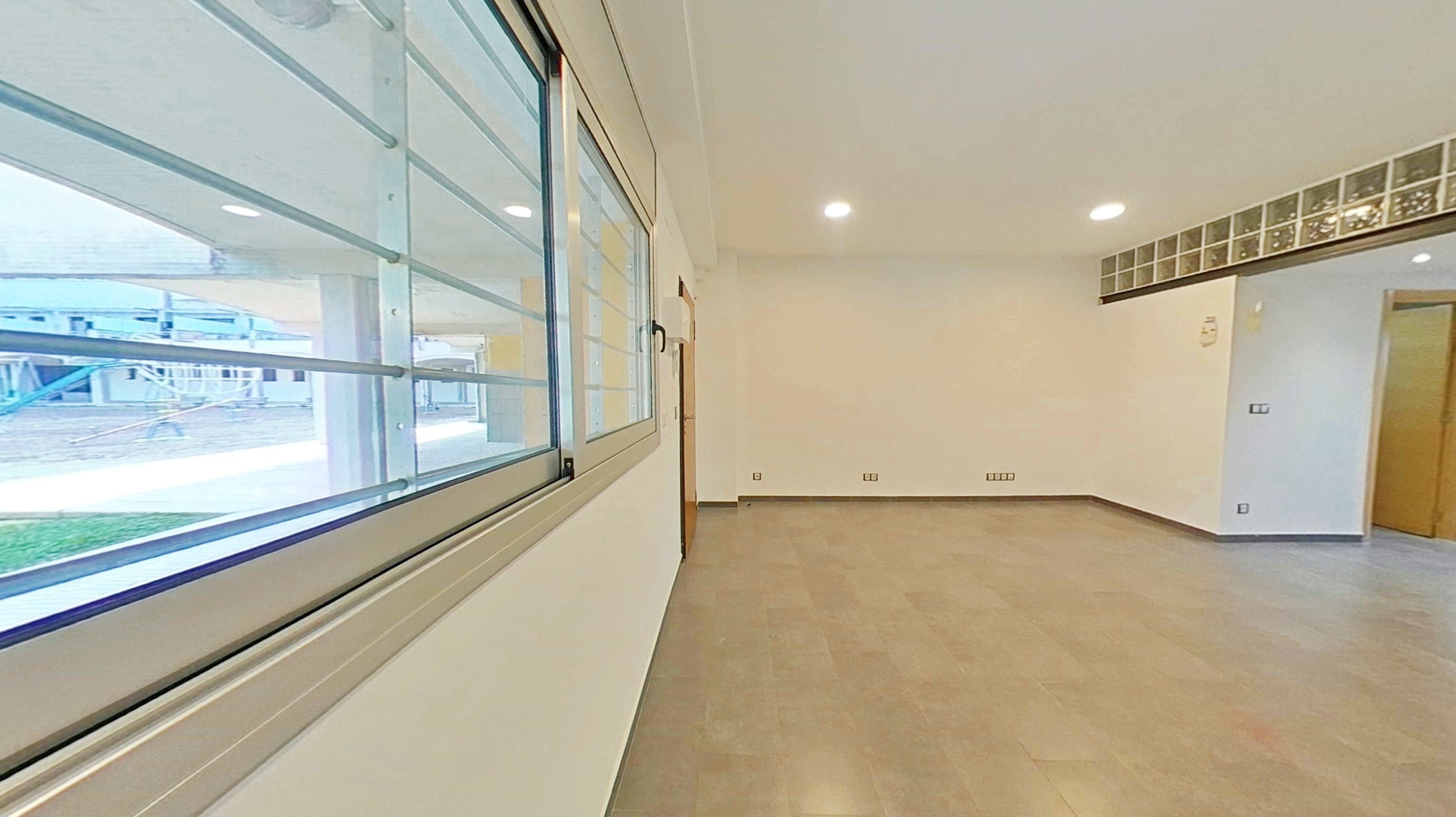 Flat for sale in Girona Capital  with Oven