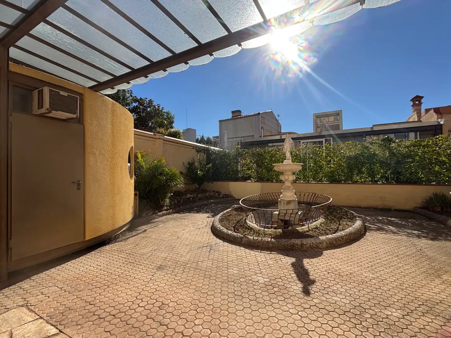 Terrasse von Erdgeschoss zum Verkauf in Terrassa mit Klimaanlage, Heizung und Privatgarten