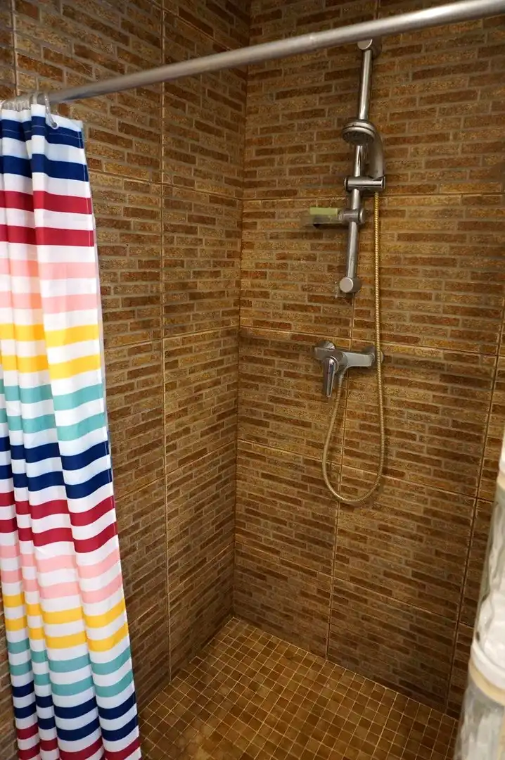 Baño de Casa adosada en venta en Tordera con Aire acondicionado, Calefacción y Jardín privado